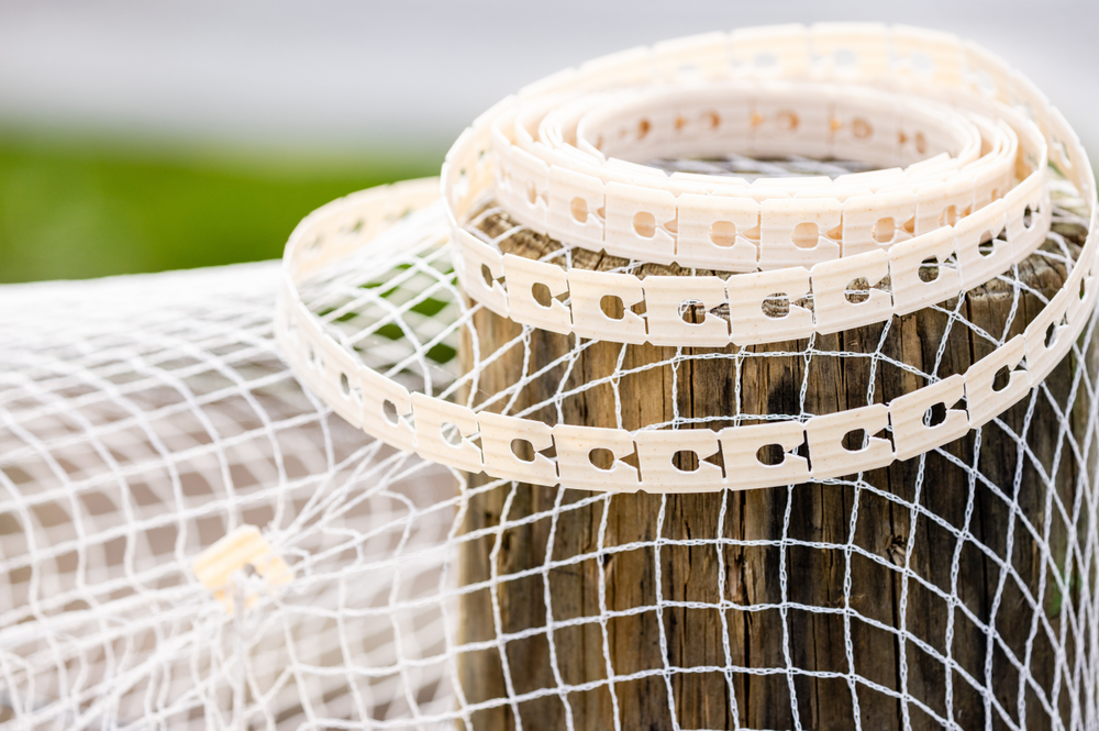 
                  
                    Vine Net Clips
                  
                